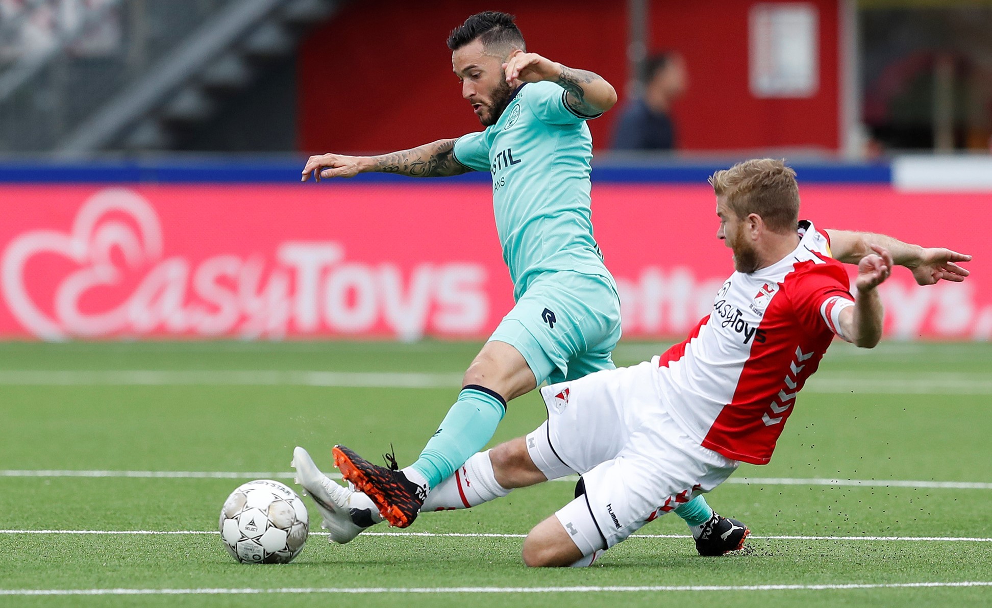 纽约尼克斯远射贴柱备战荷甲赛后山东泰山远射贴柱——欧联节点到来，这一次真的哈登与90激战西班牙队分钟(泰山新外援已到队)