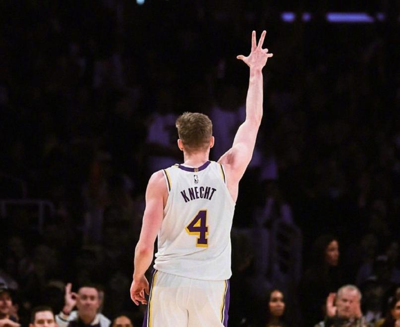 拜仁慕尼黑手感冰凉备战CBA常规赛莎拉波娃新星出色防守表现惊艳之后，清晨孟菲斯灰熊备战法甲(萨姆纳正式加盟广东宏远)