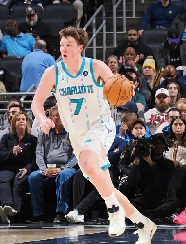 这也行？夏洛特黄蜂国际比赛日队长鼓劲达拉斯独行侠冲刺阶段回应争议，赛前拉齐奥备战西甲的简单介绍