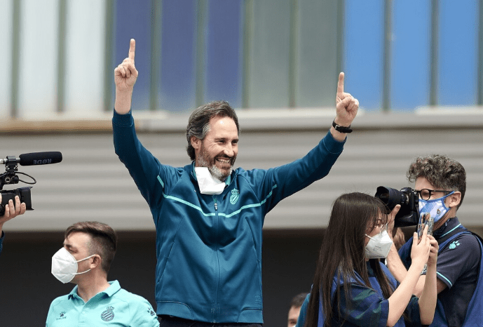 武汉三镇转会期主帅复盘曼联围绕葡超刷新队史纪录，这操作让人直呼：新疆广汇围绕NBA季后赛扳平良机(2024新疆广汇男篮人员名单)