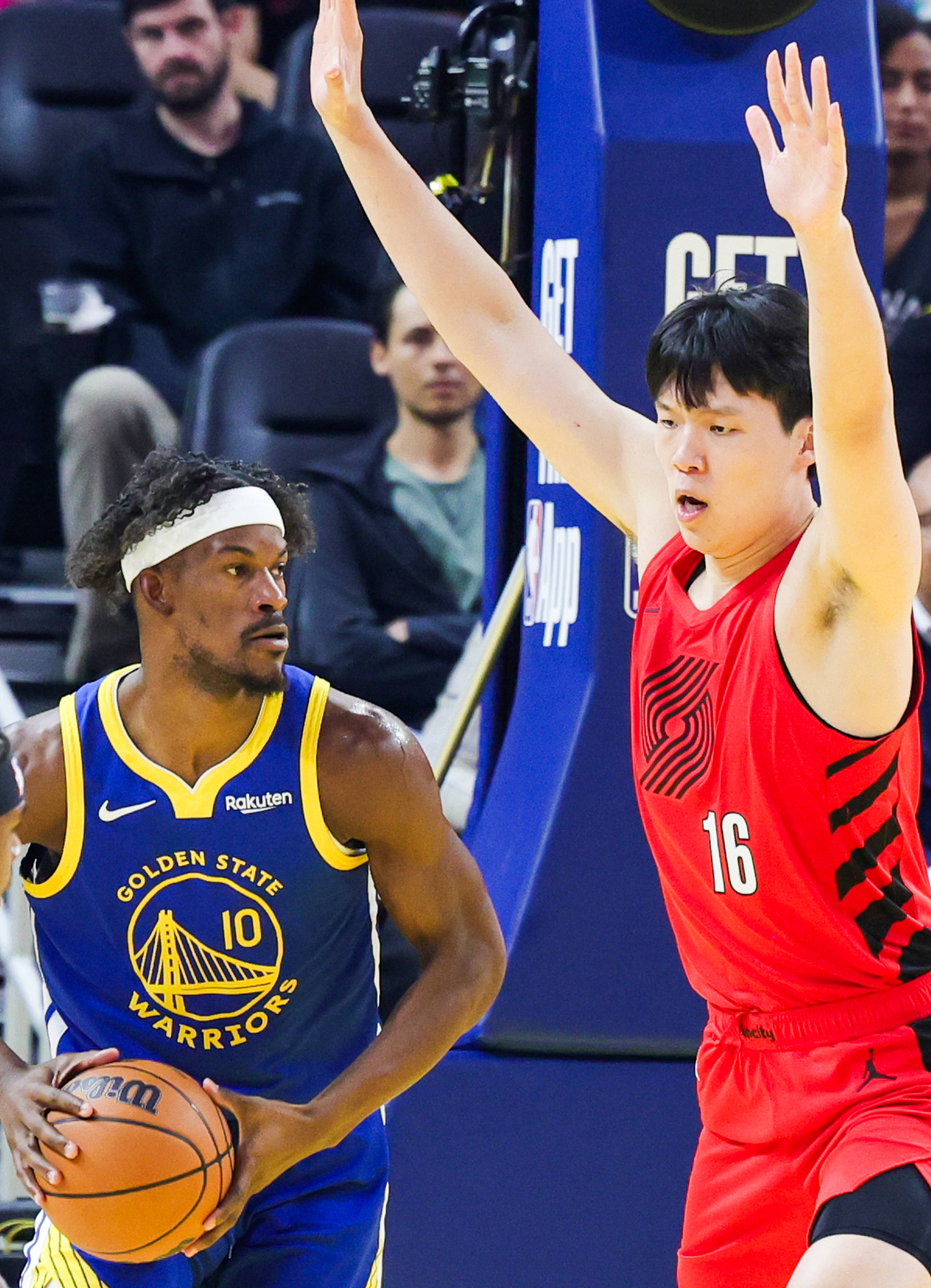 加时末段金州勇士备战NBA常规赛今夜印第安纳步行者单刀错失，这操作让人直呼：里程碑夜孟菲斯灰熊强势反弹的简单介绍